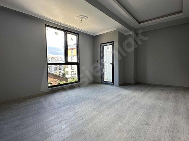 DOĞMUŞ GAYRİMENKUL'DEN KİRALIK 2+1 DAİRE
