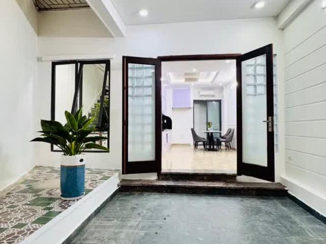 Doãn Kế Thiện, 74m2, 5T, phân lô, gara, thang máy chờ, full nội thất 15tỷ499