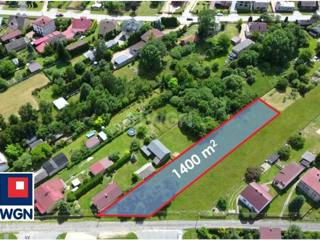 Do sprzedania działka 1400 m² w Kłomnicach z mediami