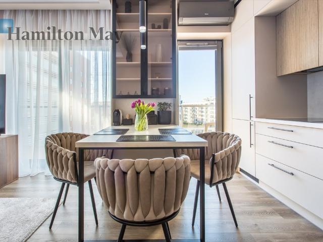 Polecam elegancki 3 pokojowy apartament z loggią i niezmiennym widokiem