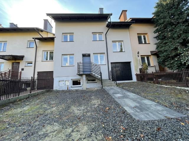 Do sprzedania funkcjonalny budynek mieszkalny 280 m² z 10 niezależnymi lokalami