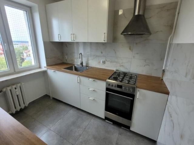Do sprzedania jasne 3 pokojowe mieszkanie 62,5 m² z balkonem w Warszawie