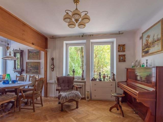 Do sprzedania klimatyczne 3 pokojowe mieszkanie 54 m² w Warszawie
