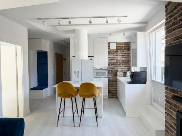 Do sprzedania komfortowe mieszkanie 63 m² z tarasem i biokominkiem