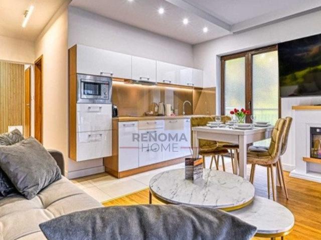 Do sprzedania komfortowy apartament 44 m² z dużym balkonem w Szklarskiej Porębie