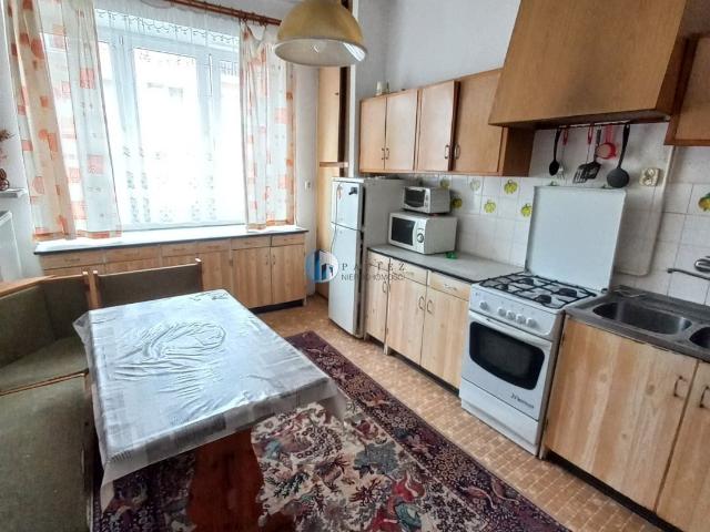 Do sprzedania przestronne 2 pokojowe mieszkanie z balkonem w kamienicy
