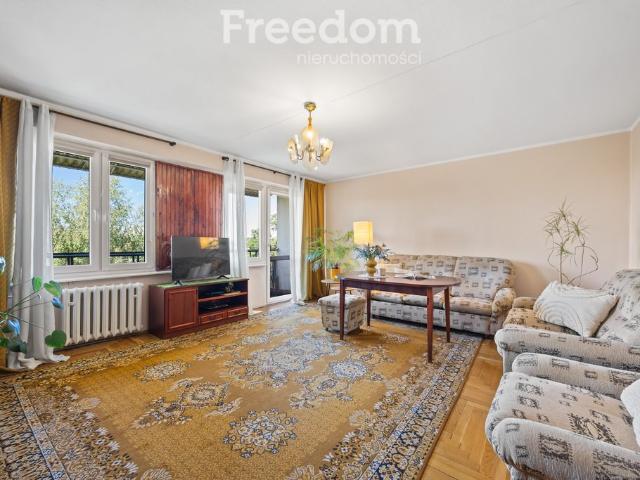 Do sprzedania przestronne 4 pokojowe mieszkanie 72 m² w Pruszkowie