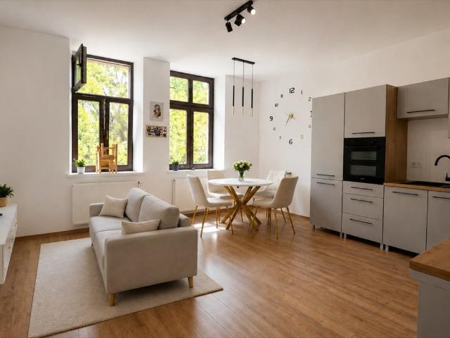 Do sprzedania przestronne 75,5 m² mieszkanie 2 pokoje w Świdnicy