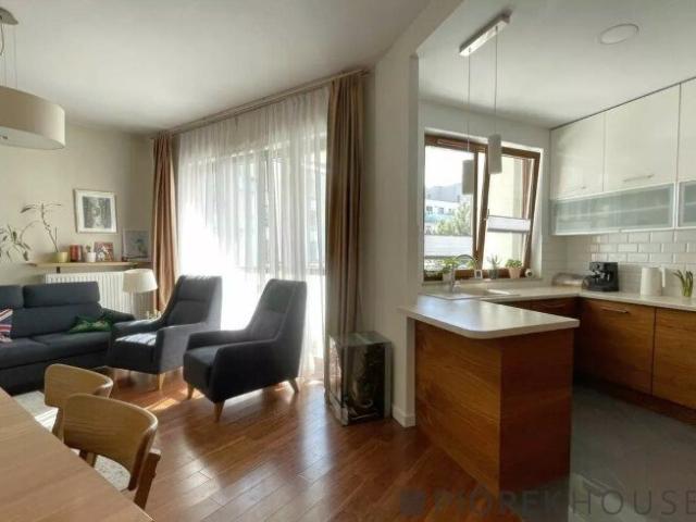 Do sprzedania przestronne 81,9 m² mieszkanie z balkonem w Wilanowie