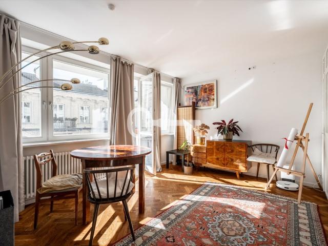 Do sprzedania słoneczne 70 m² w kamienicy z windą