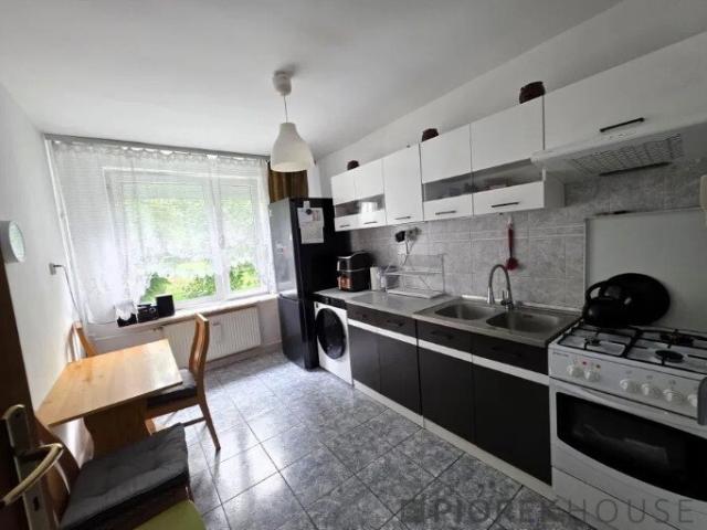 Do sprzedania 2 pokojowe mieszkanie 50,5 m² z balkonem w Warszawie