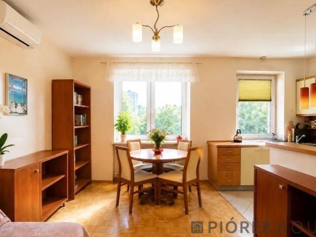 Do sprzedania 2 pokojowe mieszkanie 50 m² z balkonem w Warszawie