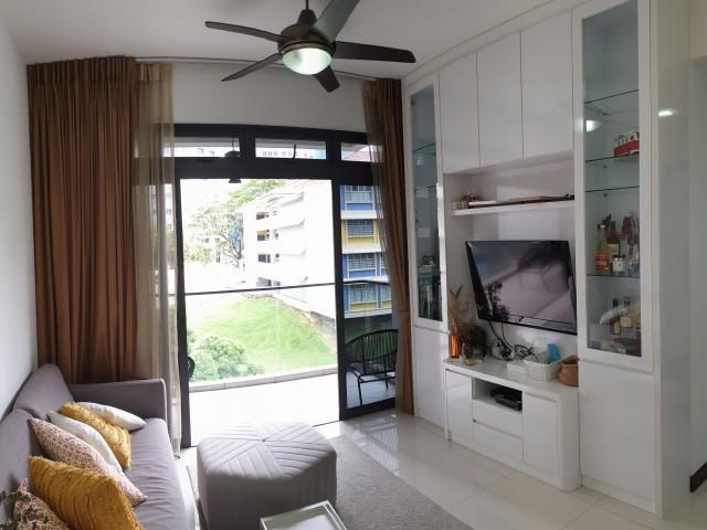 Domus Condominium For Rent, $4,400, 2 Bed 2 Bath 904 sqft $4.87 psf