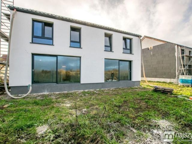 Dom 105 m², Pucice
