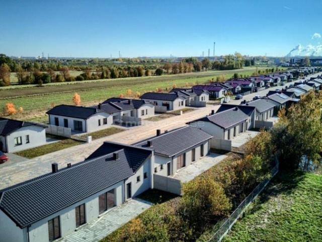 Dom 106,16 m², Ławy