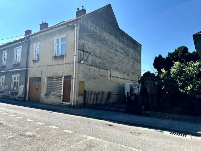 Dom 100 m², Nisko