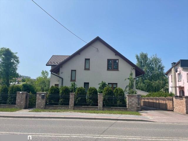 Dom 115 m² z tarasem, garażem i dużą działką