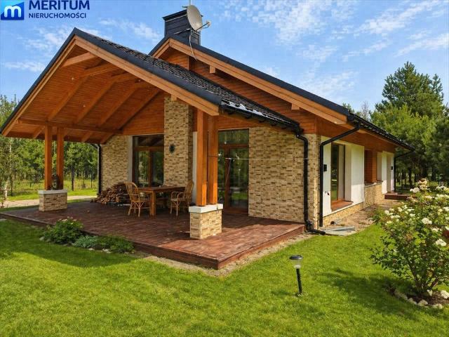 Dom 111 m² z kominkiem i dużą działką polecam