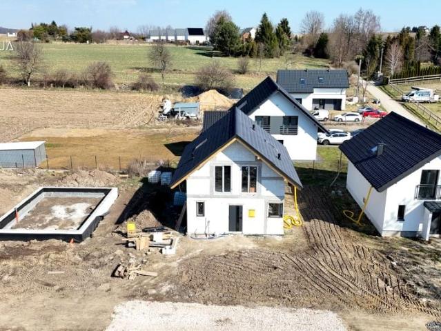 Dom 120 m², Sadowie