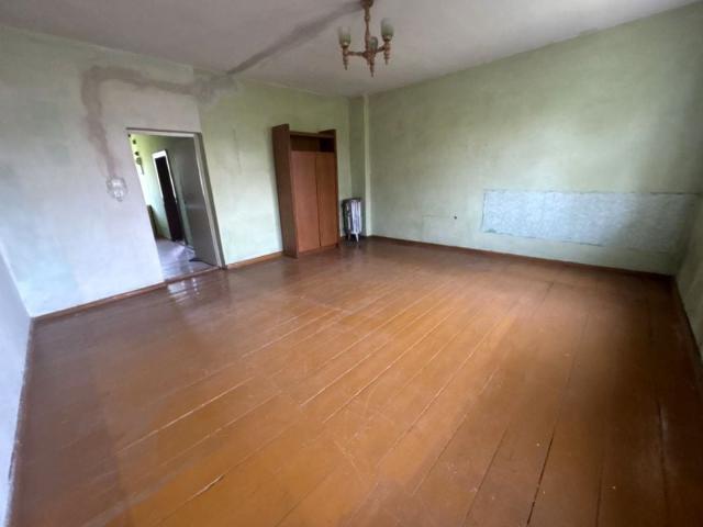 35 130 m², Wiązów