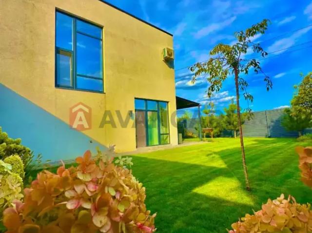 дом 140 m2 Город и пригород