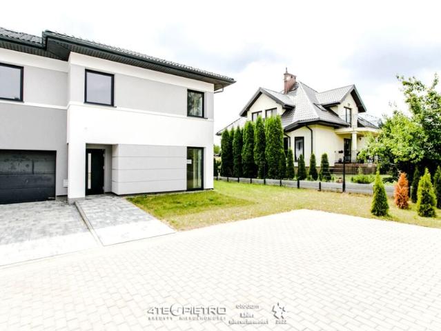 Dom 156 m², Dys