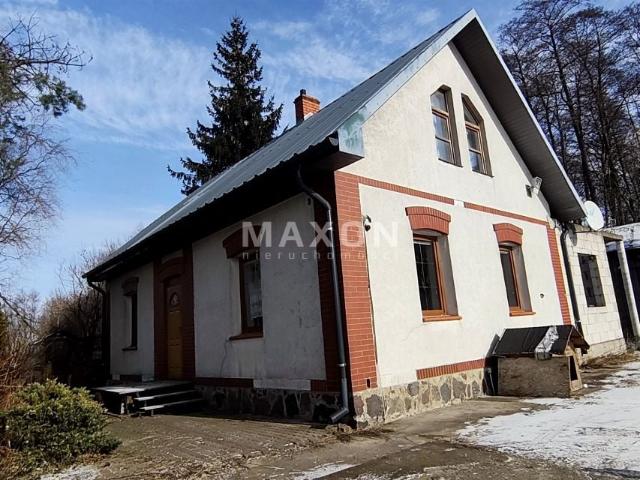 Dom 160 m², Ogrodzona