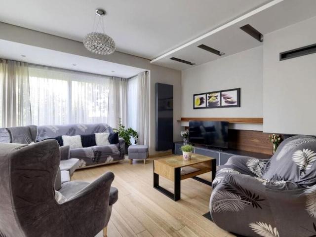 Kwiatów Polskich 176,86 m², Warszawa