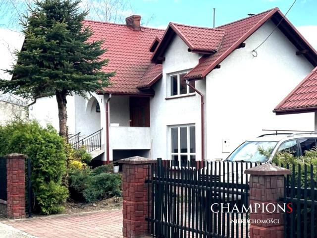 Dom 178 m², Nisko