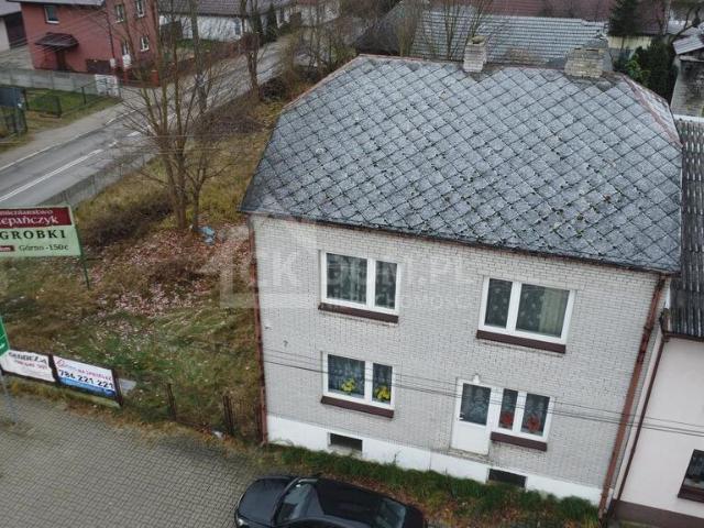 Dom 180 m² z dużymi budynkami gospodarczymi w Daleszycach