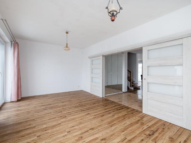 Dom 195 m² w Kosakowie blisko morza z kominkiem i balkonem