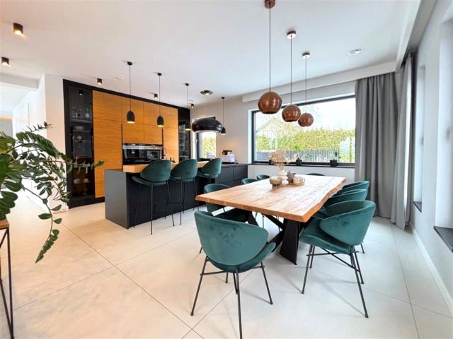 Dom 198 m², Bobrowniki