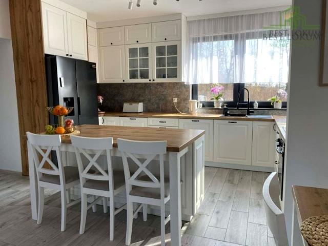 Dom 190 m², Chęciny