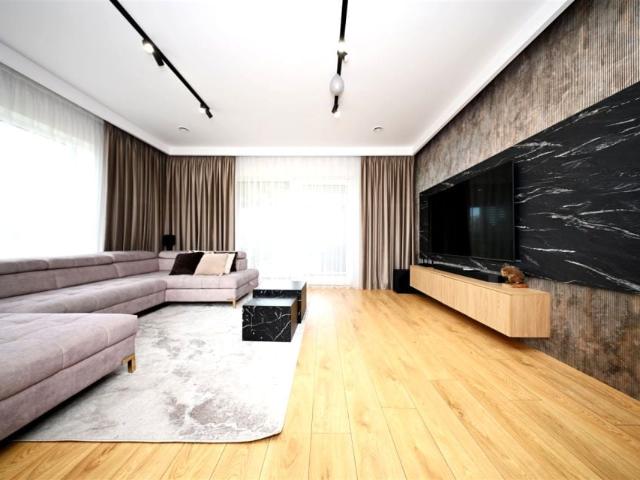 Dom 204 m², Turka