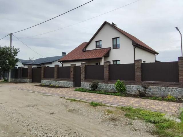 дом 200 m2 Город и пригород