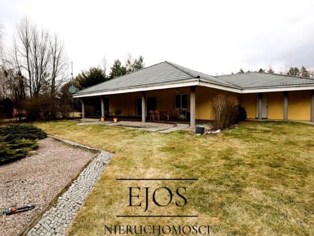 Jasna 28 217 m², Emów