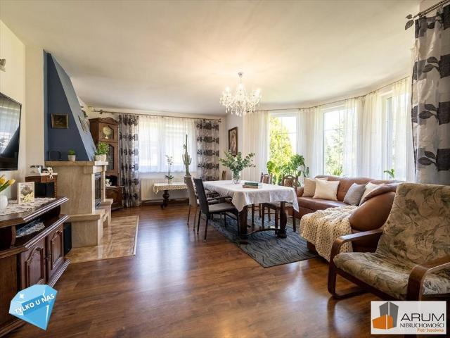 Dom 238 m² z garażem i ogrodem polecam!