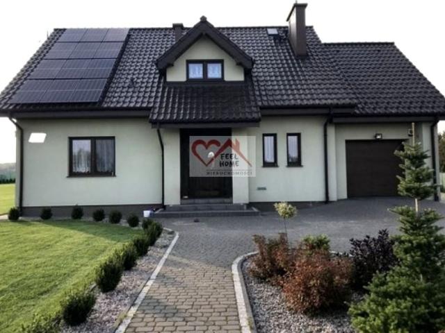 Dom 232,70 m², Grom