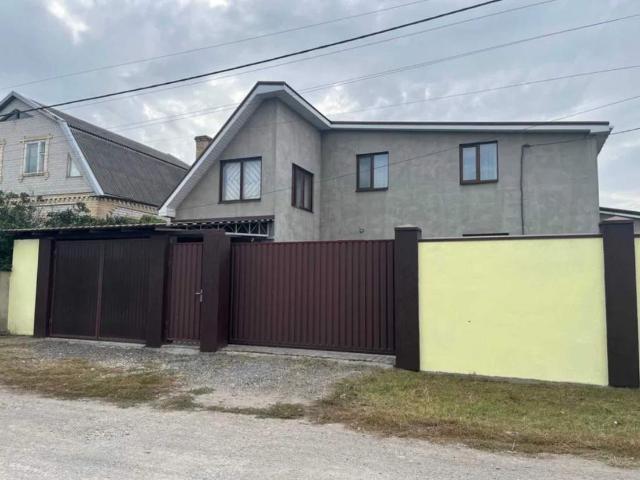 дом 240 m2 Подгородное