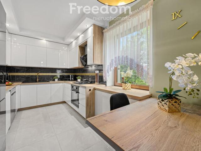 Dom 256 m² z dwoma niezależnymi mieszkaniami