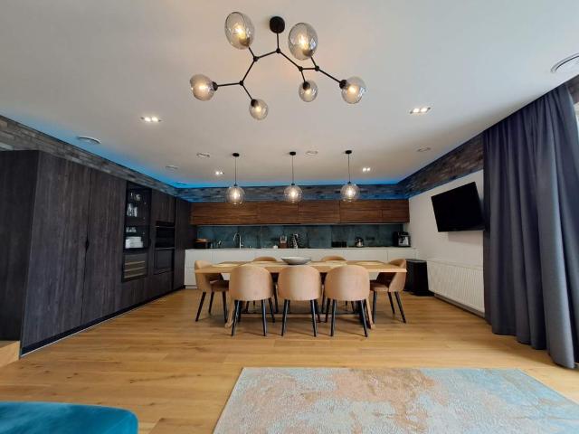 дом 250 m2 Подгородное