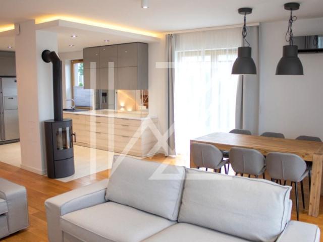Dom 265 m², Lusina