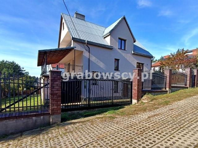 Dom 274 m², Klepacze