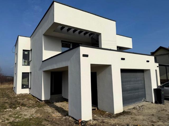 Dom 270 m², Tajęcina