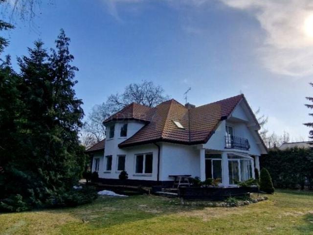 Zachodnia 281 m², Łomianki