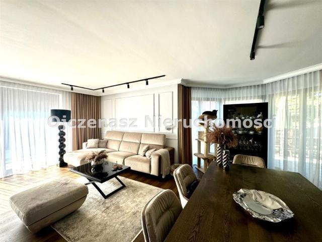Dom 290 m², Niemcz