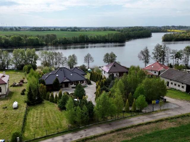 Dom 293,26 m², Orle