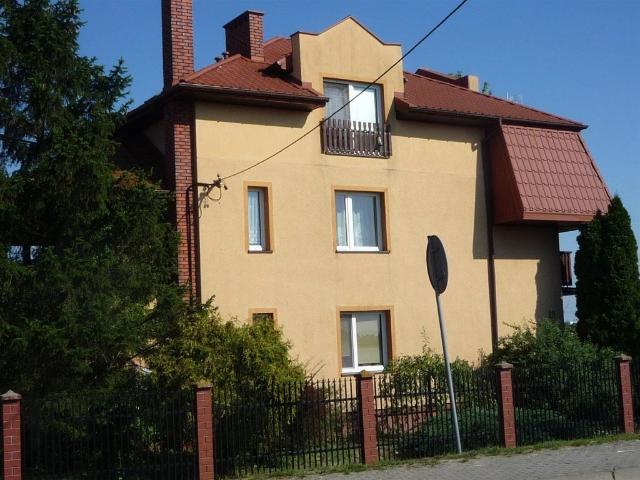 Dom 300 m² z budynkami gospodarczymi i działką 6,2 ha
