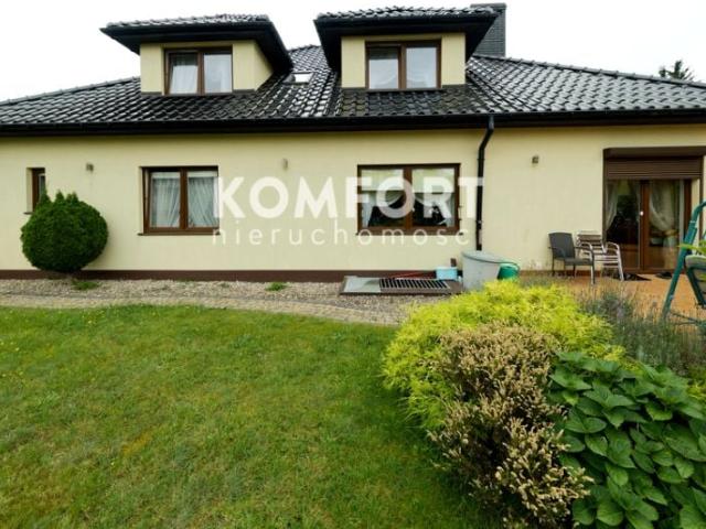Dom 334,76 m², Rewal