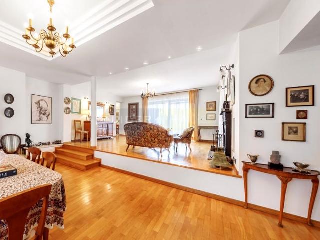 Akacjowa 330 m², Łomianki